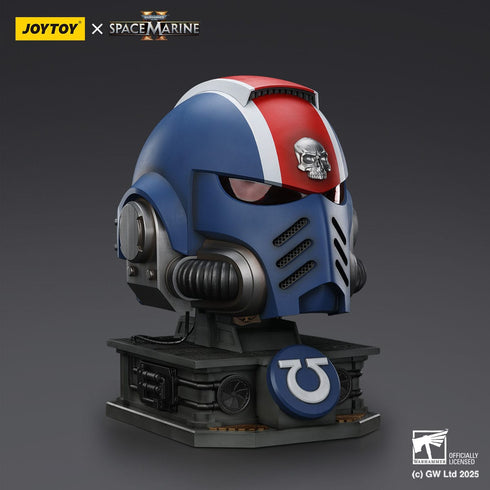 JOYTOY Warhammer 40,000: Space Marine 2 Ultramarines Lieutenant Titus helmet with Display Stand 1/1 Prop Replica
