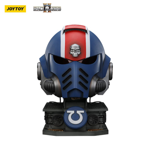 JOYTOY Warhammer 40,000: Space Marine 2 Ultramarines Lieutenant Titus helmet with Display Stand 1/1 Prop Replica