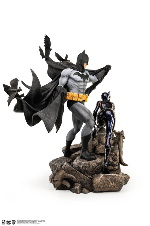 PUREARTS Batman & Catwoman Reunion - DC Comics - 1/4 Scale Collectible Statue