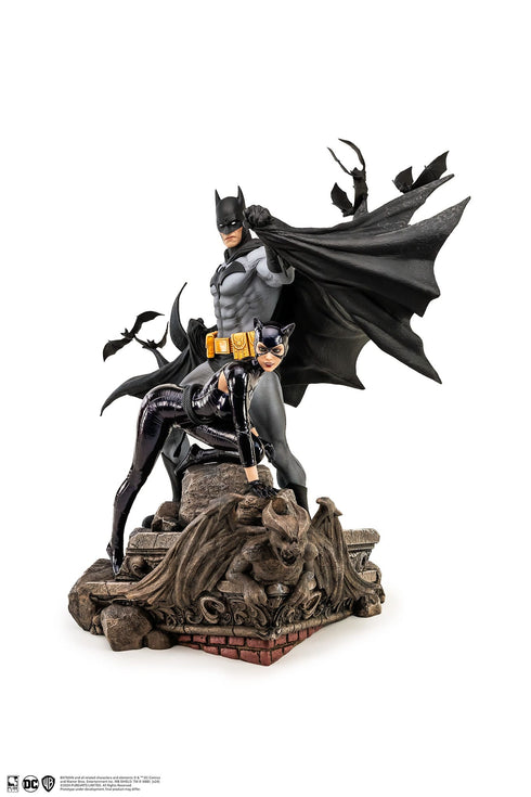 PUREARTS Batman & Catwoman Reunion - DC Comics - 1/4 Scale Collectible Statue