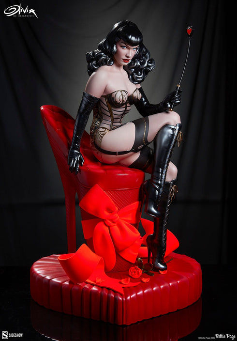 Sideshow Collectibles Bettie Page Love Hurts Statue