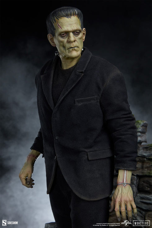 Sideshow Collectibles Frankenstein (Fabric Costume) - Universal Monsters - SS3008993 - Premium Format Collectible Statue