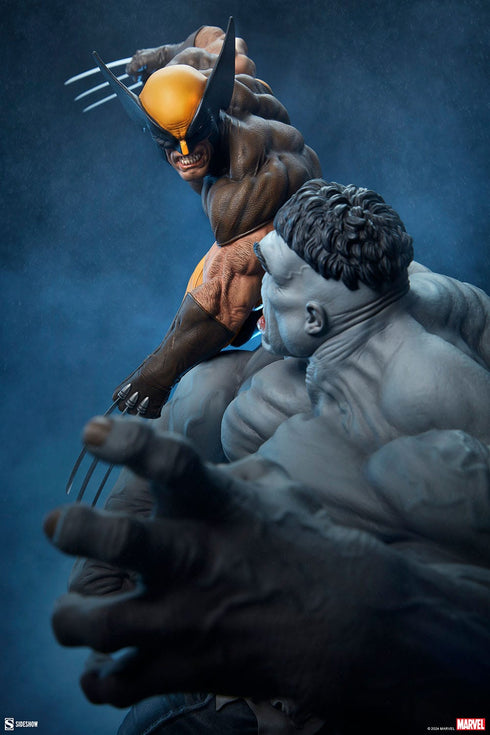 Sideshow Collectibles Marvel Grey Hulk vs Wolverine Statue