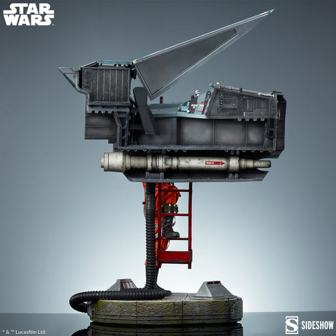 Sideshow Collectibles Star Wars Luke Skywalker & X-Wing: Red Five, Standing By Premium Format Figure 1/4 Statue