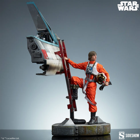 Sideshow Collectibles Star Wars Luke Skywalker & X-Wing: Red Five, Standing By Premium Format Figure 1/4 Statue