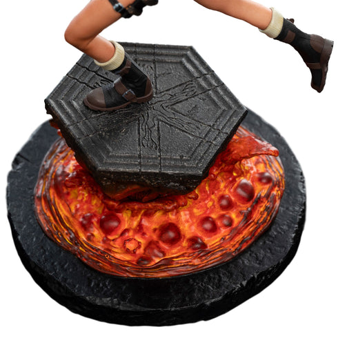 Weta Workshop Lara Croft (The Sanctuary of Flame) - Tomb Raider - Collectible Mini Statue