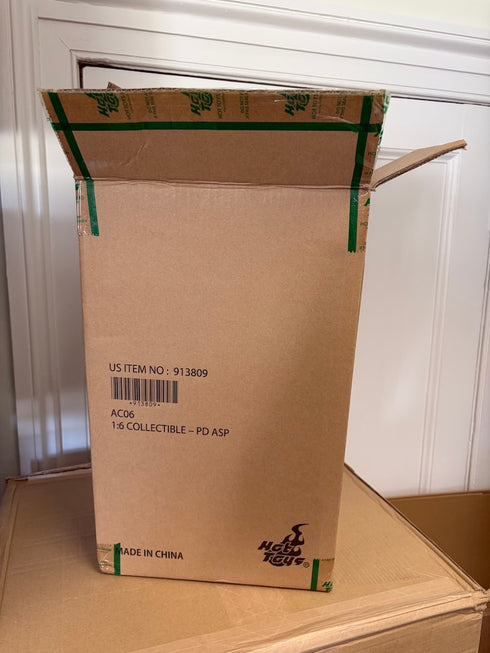 Hot Toys Akaoni Samurai Predator - Alien vs. Predator - AC06 - 1/6 Scale Collectible Figure (Slight Fault)